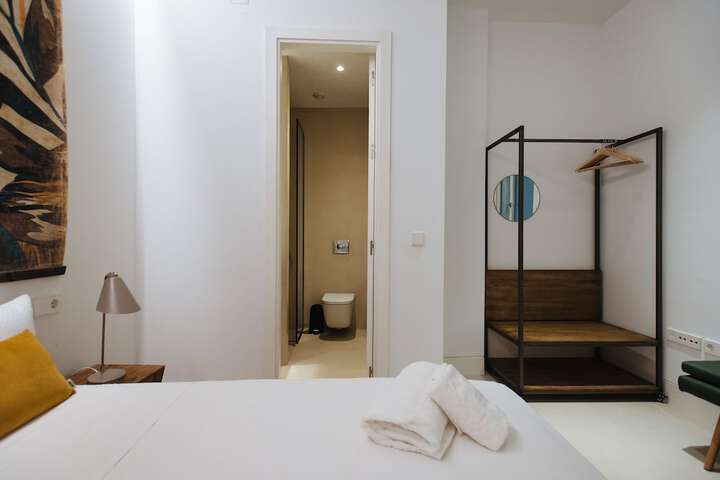 Room 19 of 317