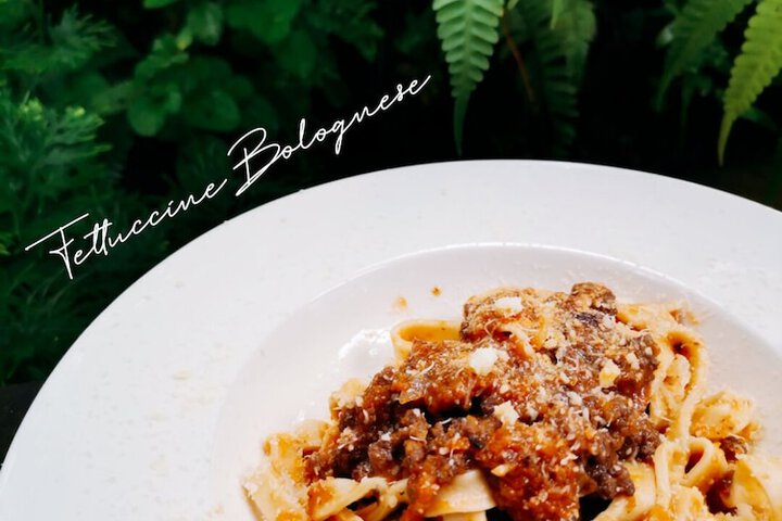 Dining 62 of 77