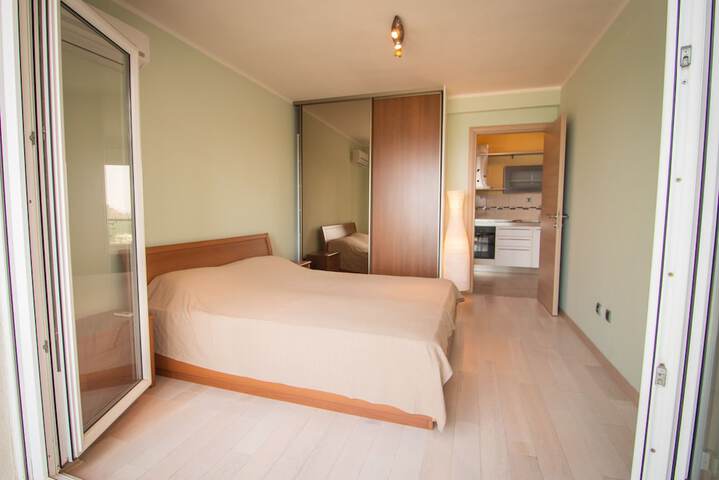 Room 9 of 101