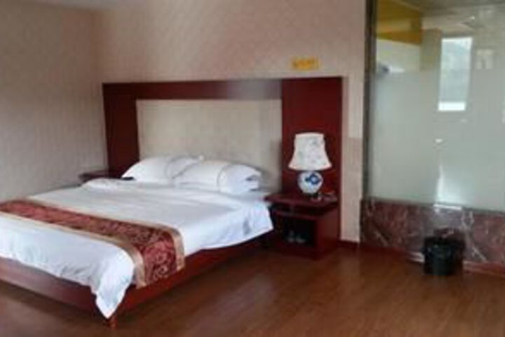 Room 17 of 36
