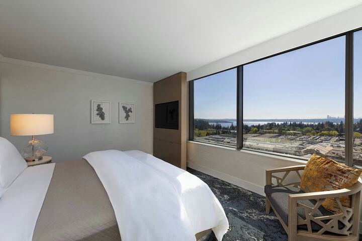 Room 44 of 100