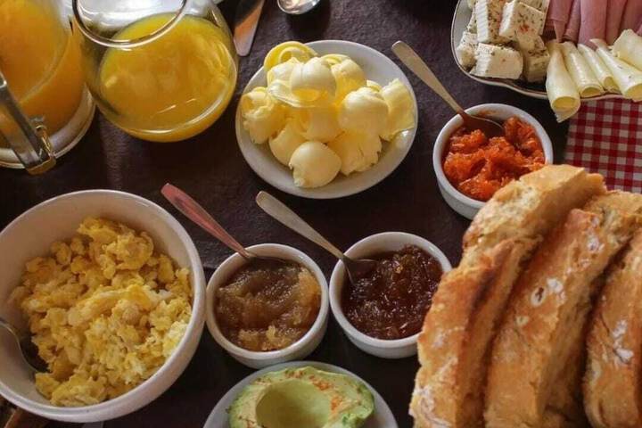Breakfast/Coffee Service 21 of 26