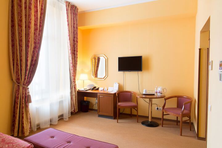 Room 14 of 48