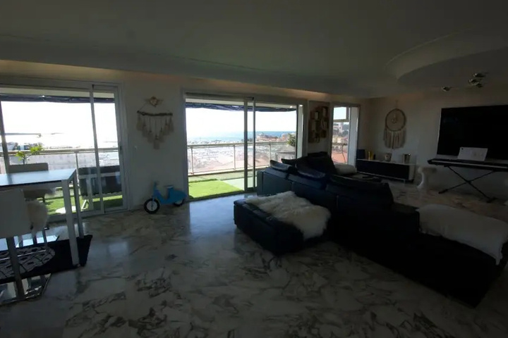 Room 2 of 18