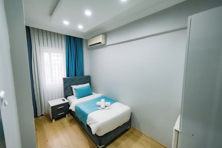 Room 22 of 121