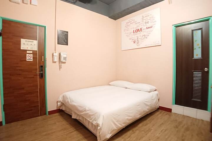Room 72 of 93