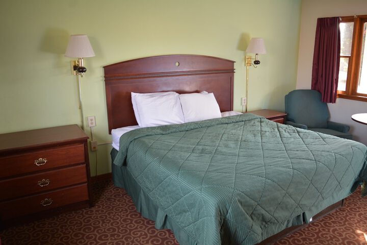 Room 4 of 34