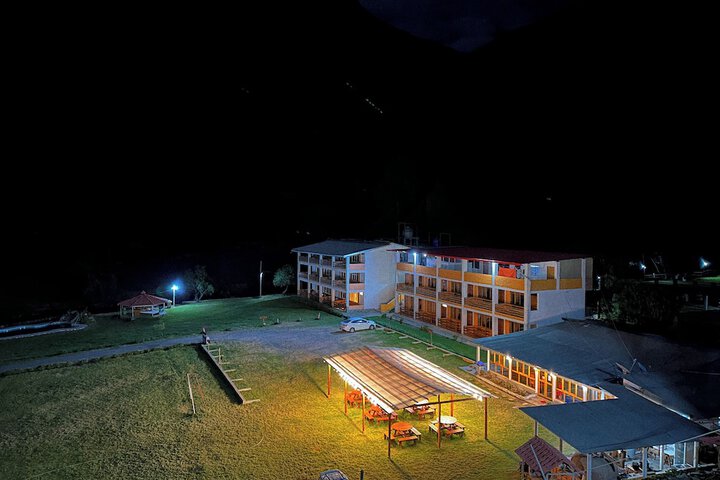 Tambo Lodge Canta