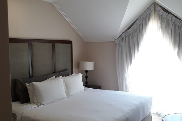 Room 5 of 27
