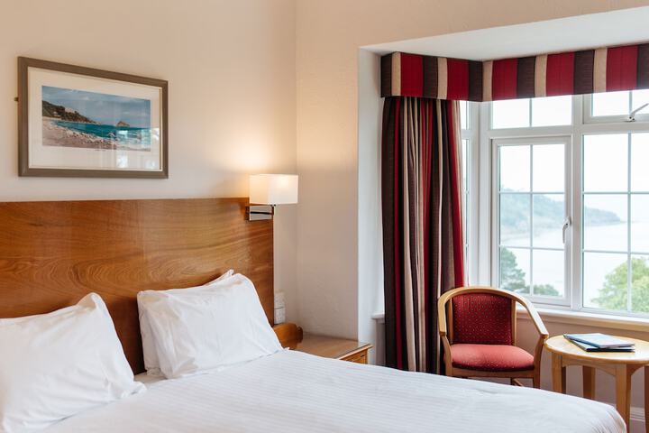 Room 42 of 111