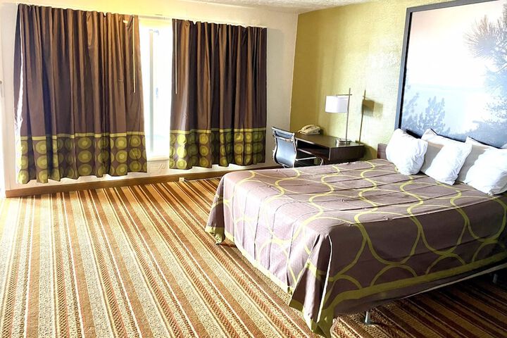 Room 14 of 38