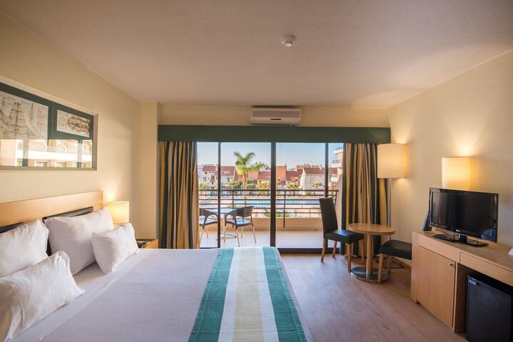 Room 14 of 62