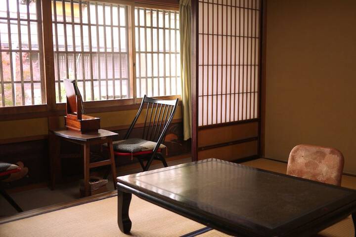 Room 2 of 55