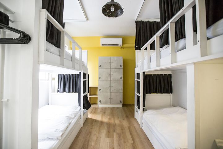 Room 26 of 127