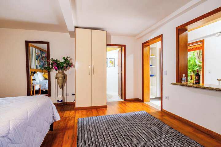 Room 33 of 314
