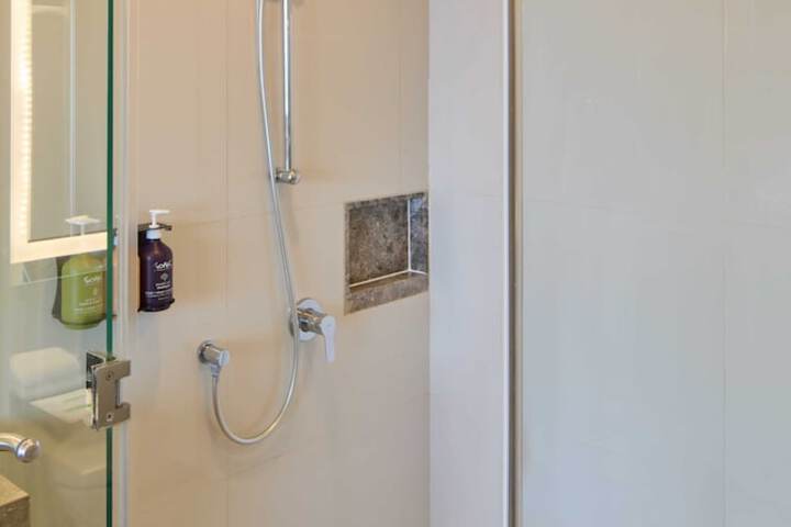Room 54 of 100