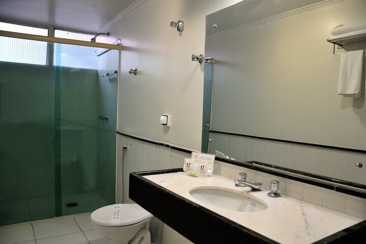 Room 52 of 80