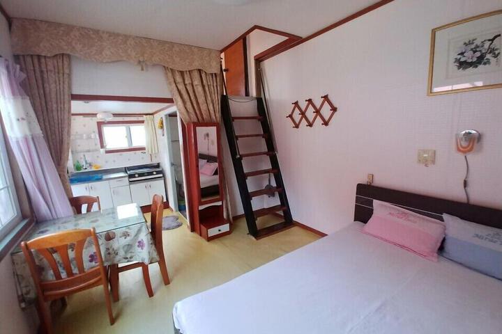 Room 16 of 27