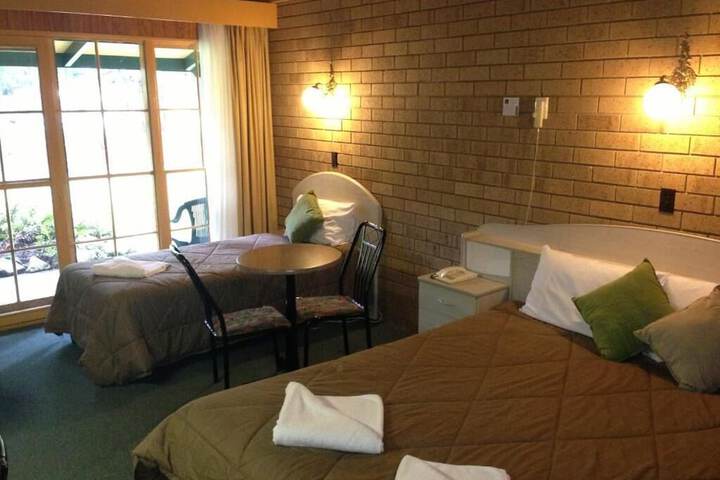 Room 1 of 21