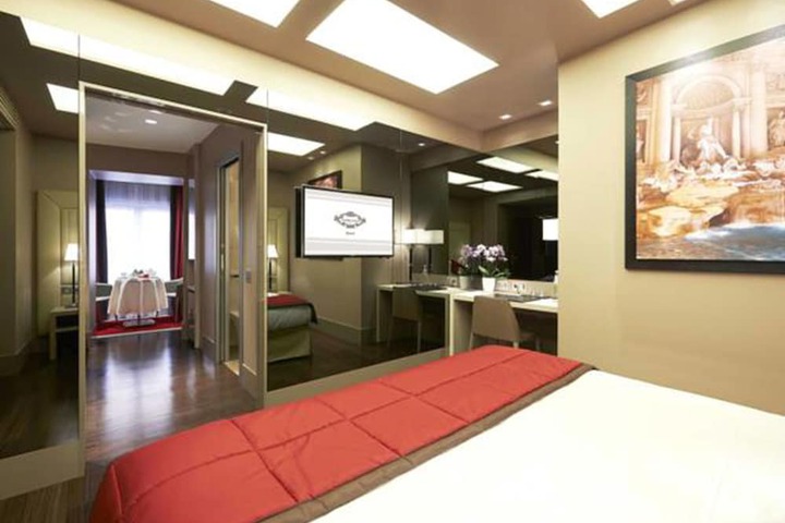 Room 25 of 142