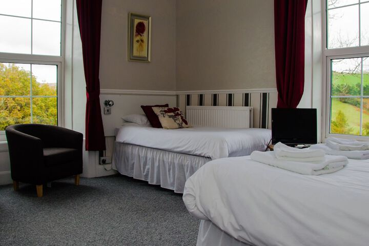 Room 3 of 27