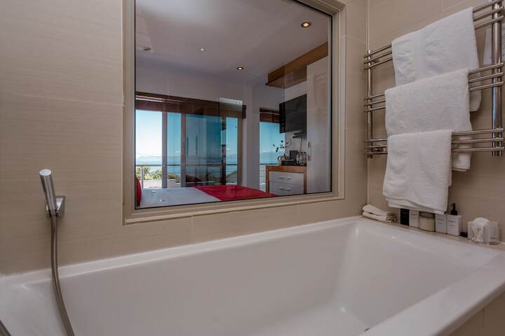Room 30 of 47