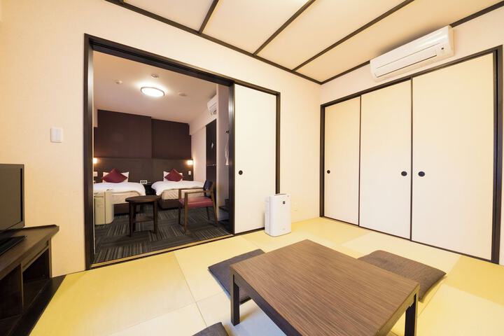 Room 8 of 61