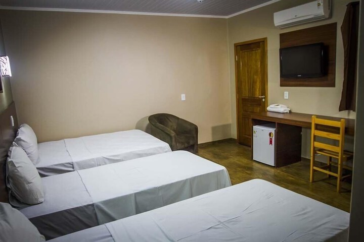 Room 5 of 32