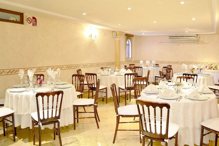 Banquet hall