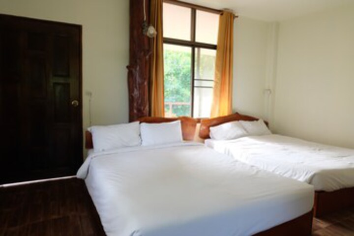 Room 12 of 19