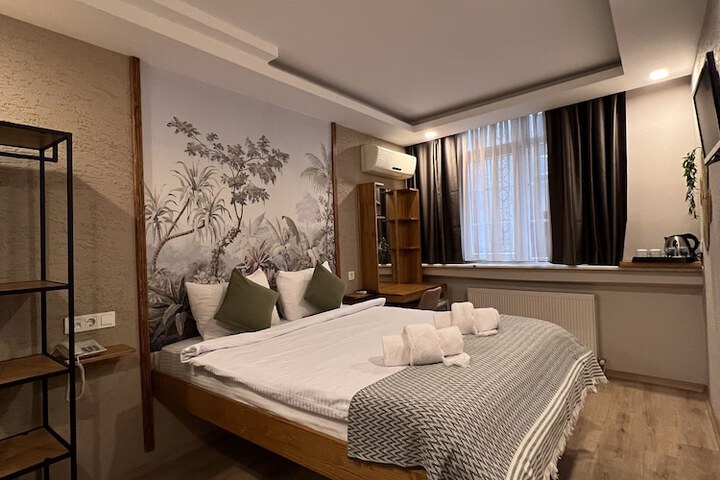 Room 17 of 46