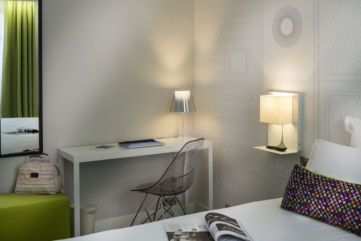 Room 10 of 37