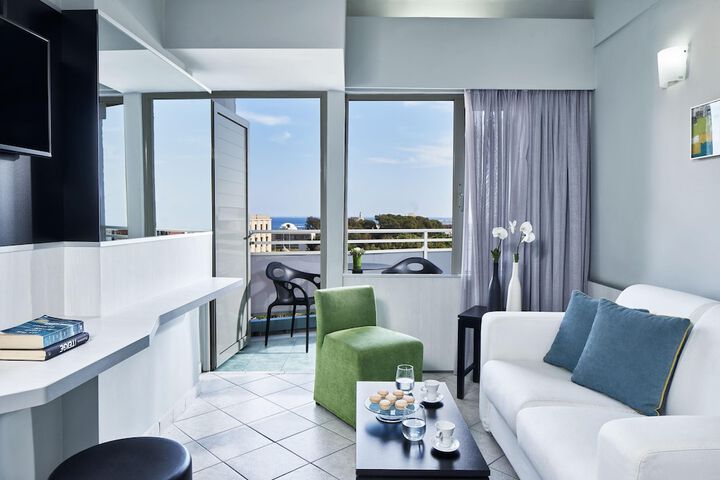 Room 45 of 102