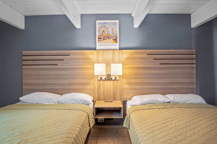 Room 4 of 39
