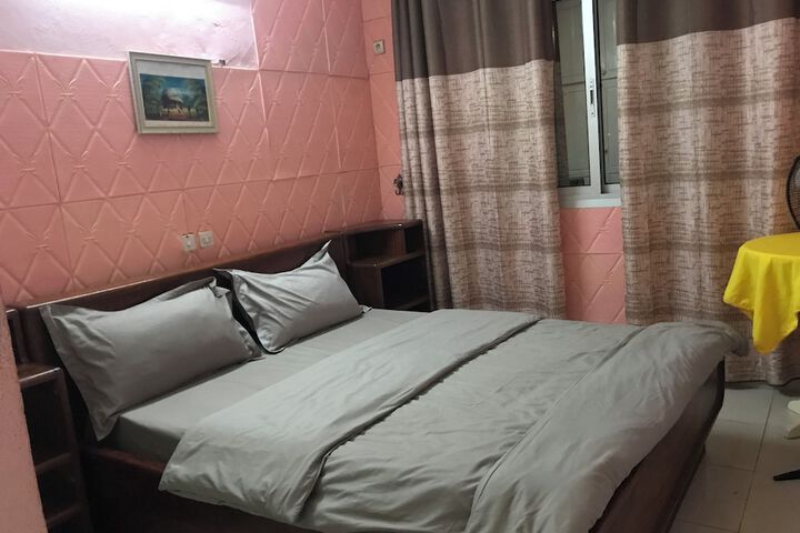 Room 7 of 34