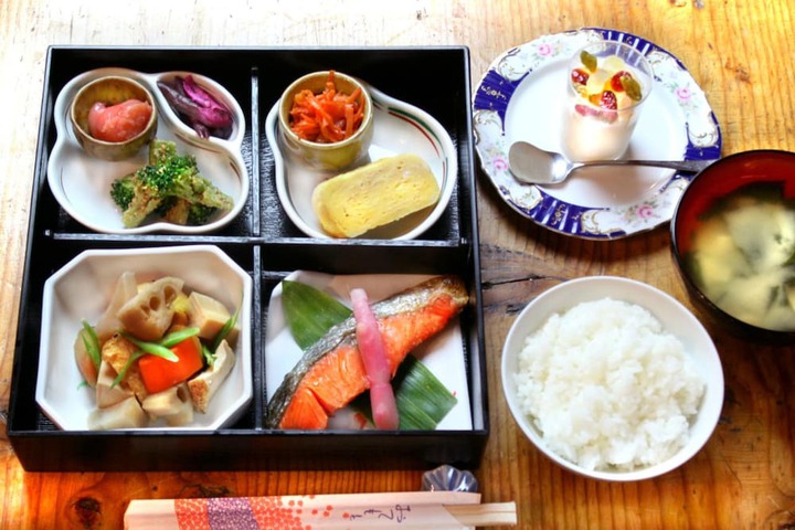 Breakfast meal