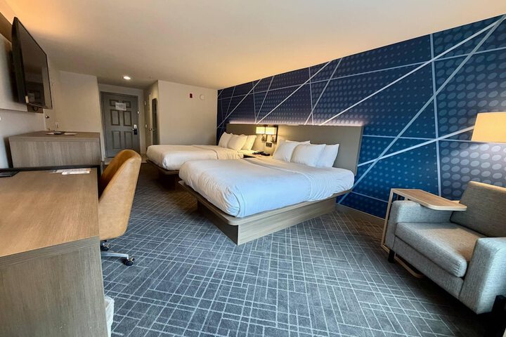 Room 32 of 92