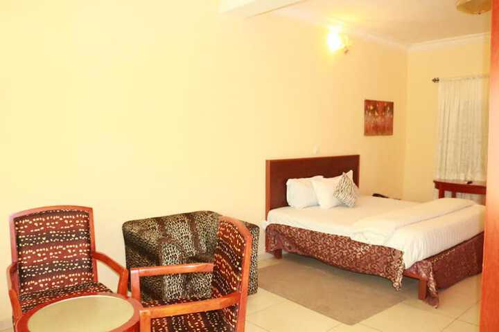 Room 8 of 18