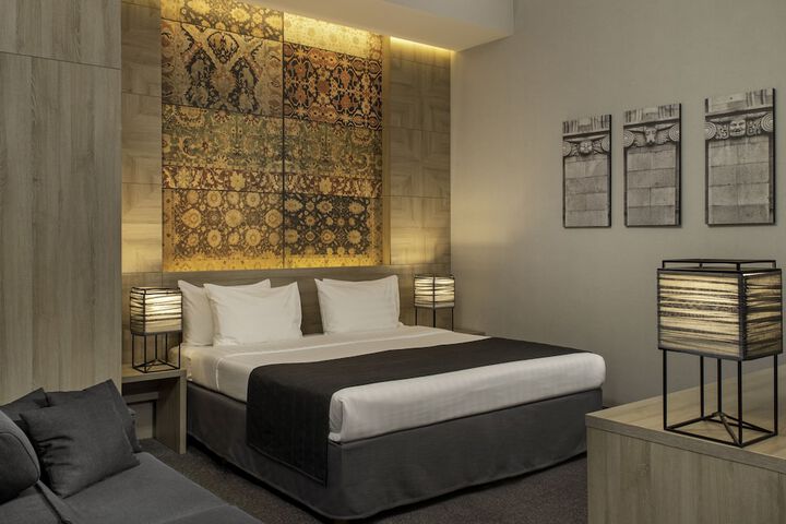 Room 22 of 46