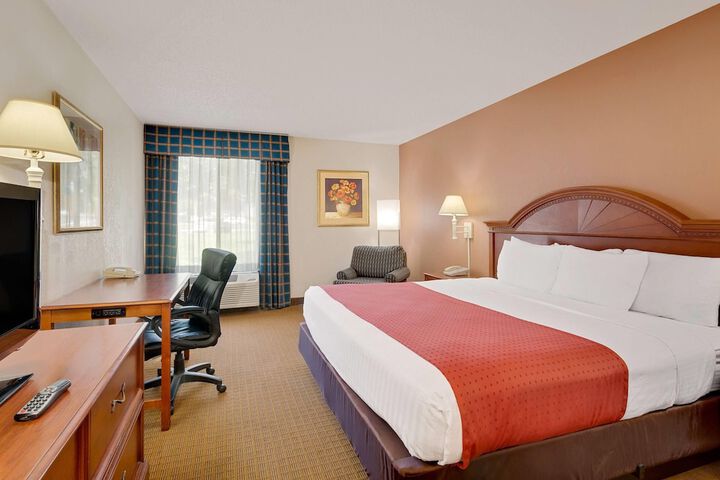 Room 12 of 27