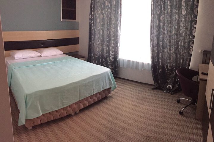 Room 6 of 34
