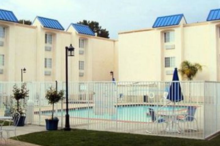 Hotel 12 of 17