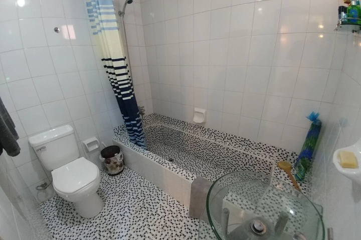 Room 8 of 20
