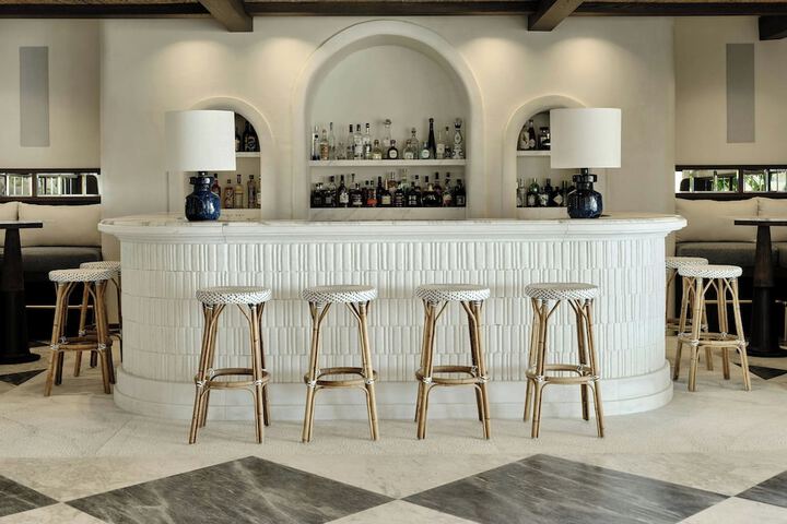 Lounge 157 of 190