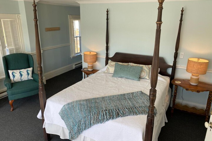 Room 9 of 40