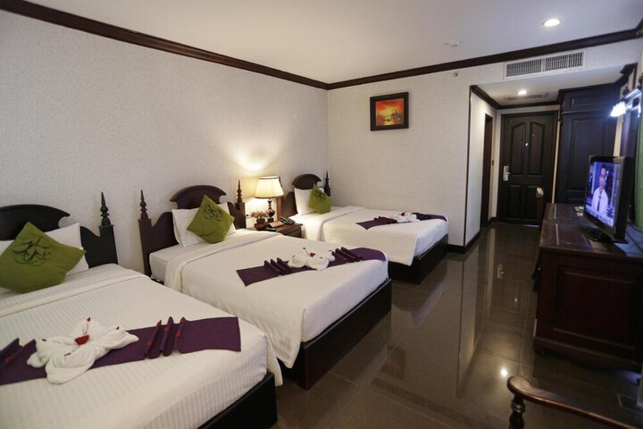 Room 34 of 83