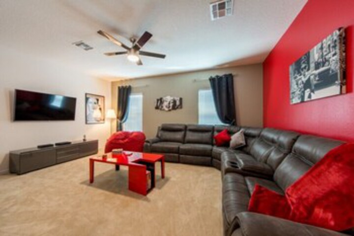 Room 12 of 36