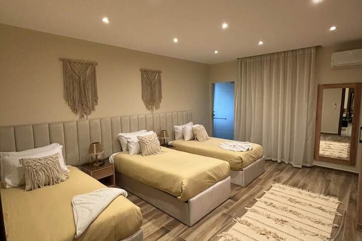 Room 10 of 23