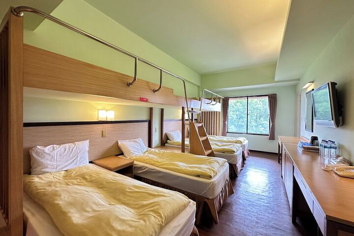 Room 3 of 31
