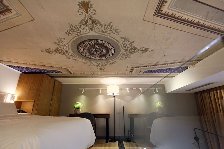 Room 27 of 131